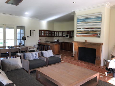 Caves Road Guest Houses - Kingaroy Accommodation 23