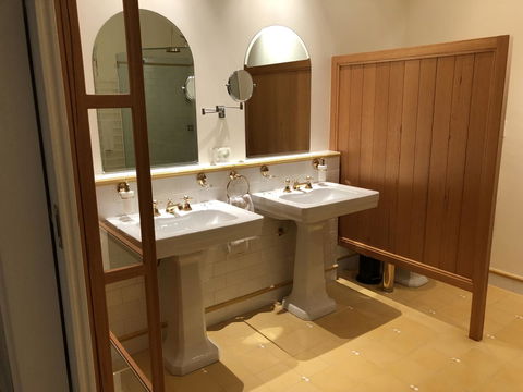 Caves Road Guest Houses - Kingaroy Accommodation 5