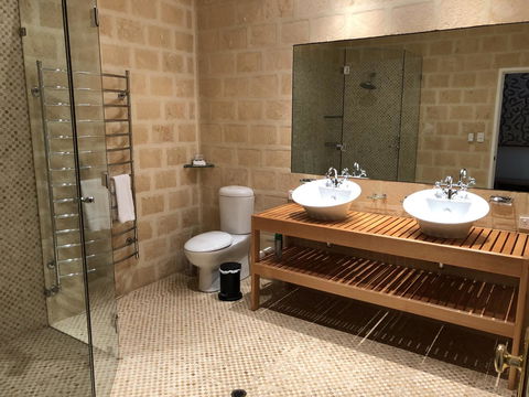Caves Road Guest Houses - Kingaroy Accommodation 17