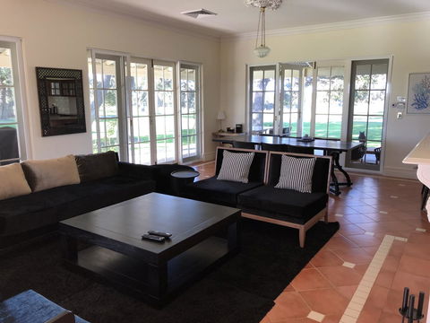 Caves Road Guest Houses - Kingaroy Accommodation 0