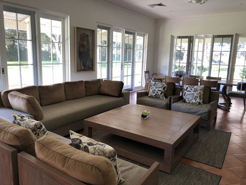 Caves Road Guest Houses - Kingaroy Accommodation 18