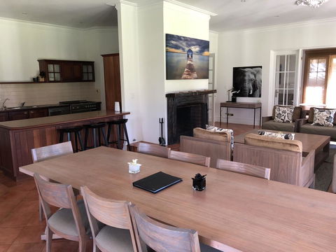 Caves Road Guest Houses - Kingaroy Accommodation 15