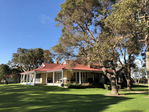 Caves Road Guest Houses - Kingaroy Accommodation 4