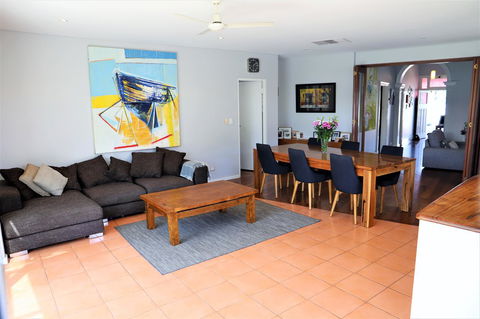 Fremantle Heritage Home For You To Enjoy! - Kingaroy Accommodation 18