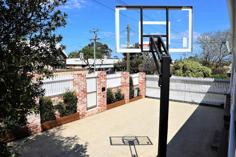 Fremantle Heritage Home For You To Enjoy! - Kingaroy Accommodation 8