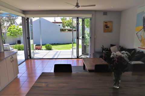 Fremantle Heritage Home For You To Enjoy! - Kingaroy Accommodation 11