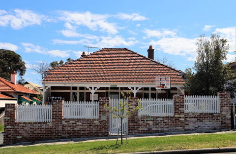 Fremantle Heritage Home For You To Enjoy! - Kingaroy Accommodation 0