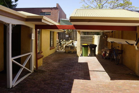 Suffolk House - Kingaroy Accommodation 4