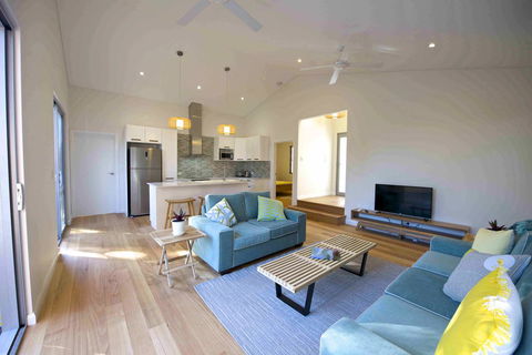 Sunny Blinco Street House - Kingaroy Accommodation 2