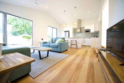 Sunny Blinco Street House - Kingaroy Accommodation 1