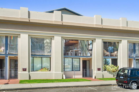 Spacious Central Townhouse - Kingaroy Accommodation 11