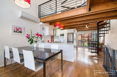 Spacious Central Townhouse - Kingaroy Accommodation 0