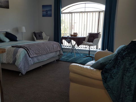 Palm Beach Bed & Breakfast - Kingaroy Accommodation 9