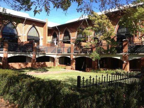 Cloisters - Kingaroy Accommodation 18