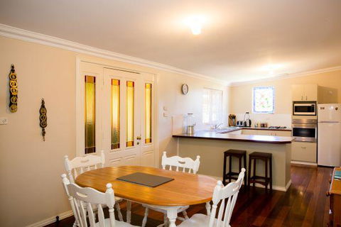Yvonnes Rest Holiday Home - Kingaroy Accommodation 0