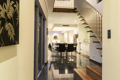 Ambar Villa Between City And Freo - Kingaroy Accommodation 17