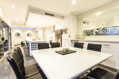 Ambar Villa Between City And Freo - Kingaroy Accommodation 10