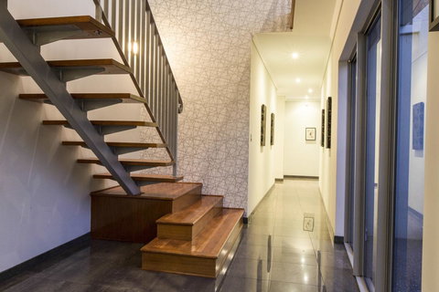 Ambar Villa Between City And Freo - Kingaroy Accommodation 16