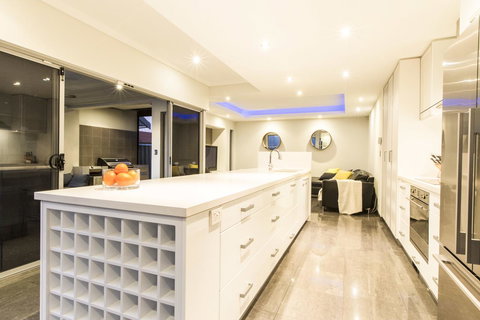 Ambar Villa Between City And Freo - Kingaroy Accommodation 11