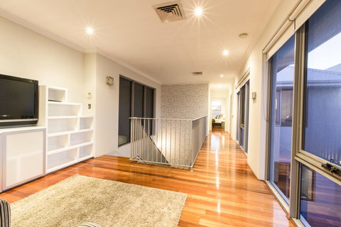 Ambar Villa Between City And Freo - Kingaroy Accommodation 9