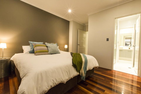 Ambar Villa Between City And Freo - Kingaroy Accommodation 7