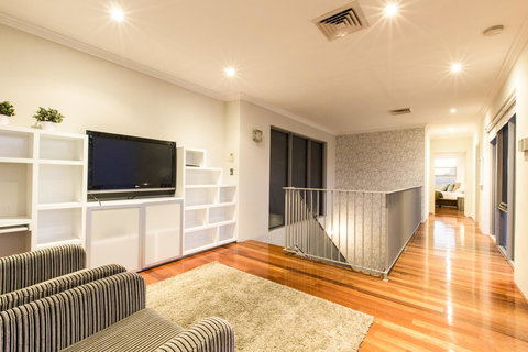 Ambar Villa Between City And Freo - Kingaroy Accommodation 26