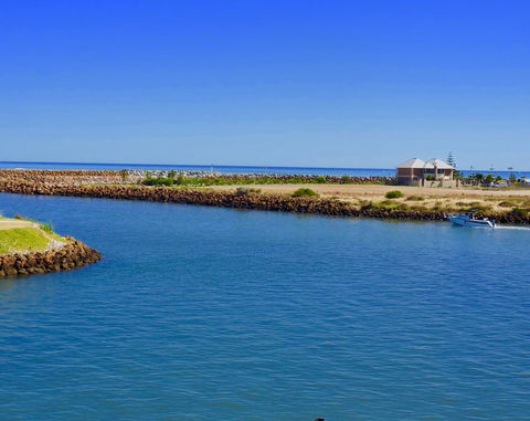 Oceans Edge - Busselton - Kingaroy Accommodation 14