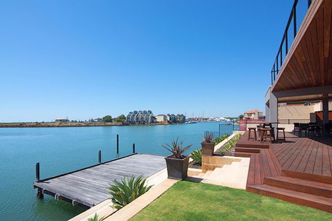 Oceans Edge - Busselton - Kingaroy Accommodation 2