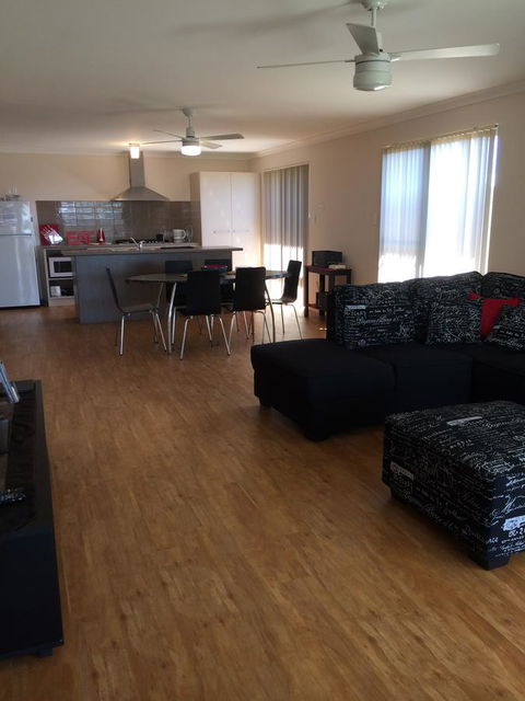 Portree On Sea - Kalbarri - Kingaroy Accommodation 2