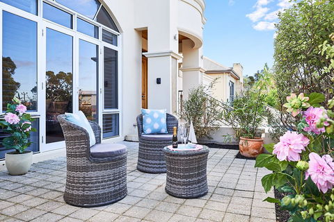 Sorrento Beach Manor - Kingaroy Accommodation 1