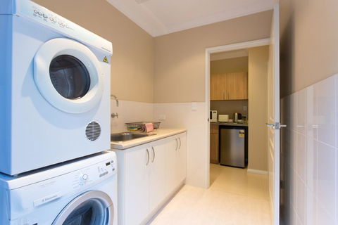 Sorrento Beach Manor - Kingaroy Accommodation 23