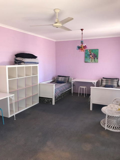 Surf Views - Kingaroy Accommodation 8