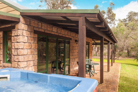 Yelverton Brook Conservation Sanctuary - Kingaroy Accommodation 10