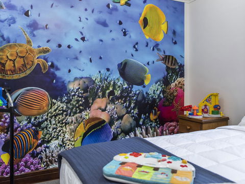 Luxury Federation Style Home - Sleeps 10 - Kingaroy Accommodation 9