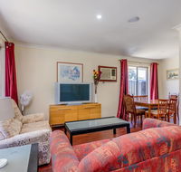 Brilliant neat convenient family-friendly house - Kingaroy Accommodation