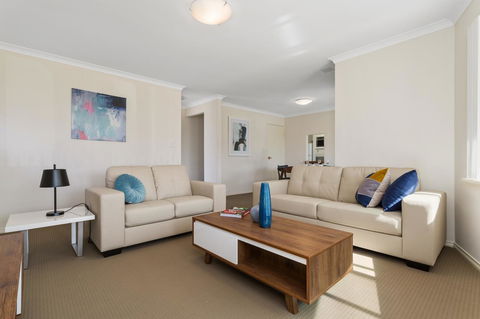 Como South Perth Villa - Kingaroy Accommodation 7