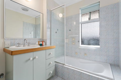 Como South Perth Villa - Kingaroy Accommodation 23