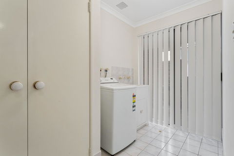 Como South Perth Villa - Kingaroy Accommodation 18