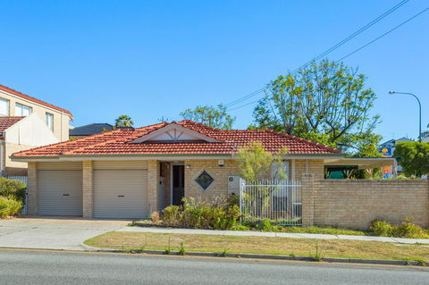 Como South Perth Villa - Kingaroy Accommodation 21