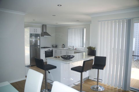 Cape Villas - Kingaroy Accommodation 4