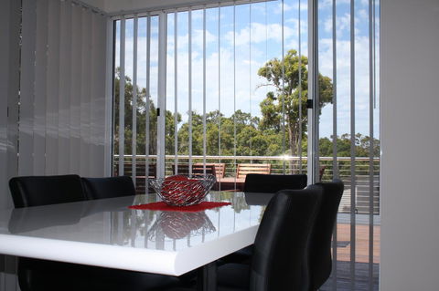 Cape Villas - Kingaroy Accommodation 24