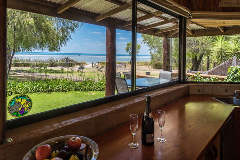 Beach House Dunsborough - Kingaroy Accommodation 5