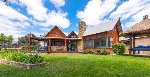 Beach House Dunsborough - Kingaroy Accommodation 23