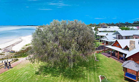 Beach House Dunsborough - Kingaroy Accommodation 1