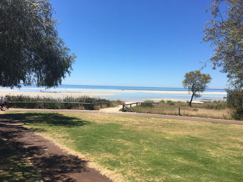 Beach House Dunsborough - Kingaroy Accommodation 21