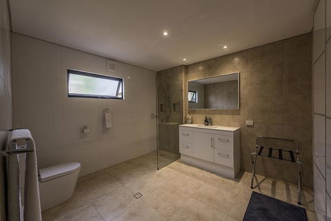 Beach House Dunsborough - Kingaroy Accommodation 7