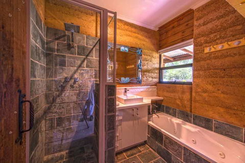 Beach House Dunsborough - Kingaroy Accommodation 19