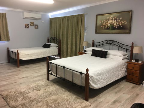 Armadale Cottage Bed & Breakfast - Kingaroy Accommodation 3