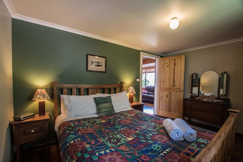 Cape Howe Cottages - Kingaroy Accommodation 24