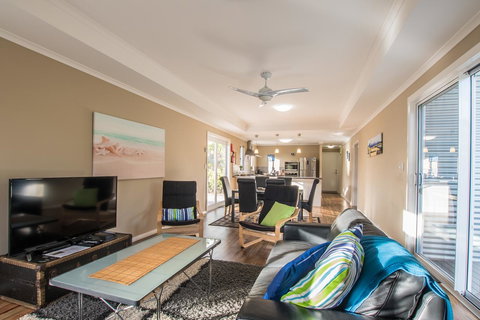 Cape Howe Cottages - Kingaroy Accommodation 7